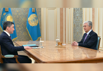 Kassym-Jomart Tokayev receives Prime Minister Olzhas Bektenov