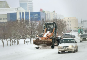 Ақтаудағы көлік жолдарынан 650 тонна қар шығарылды