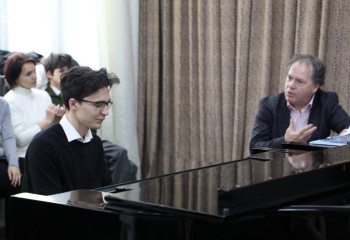 Мәскеулік мамандар Құрманғазы консерваториясында шеберлік сыныбын өткізуде