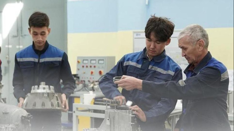  Жетісу облысының әкімдігі 