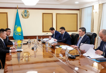Kazakh PM discusses project implementation plans with Fujian Hengwang Investment's Chinese management