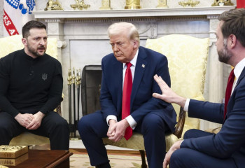 Трамп обвинил Зеленского в нежелании мира, а украинский лидер досрочно покинул Белый дом