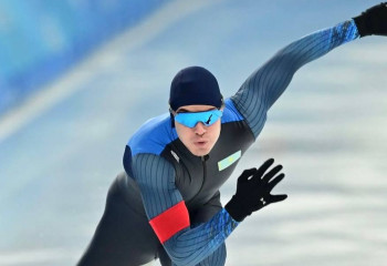 Казахстанский конькобежец завоевал бронзу на этапе Кубка мира и установил личный рекорд