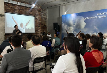 Инклюзивтік кино: Астанада режиссер Әзиз Зайыровты еске алу кеші өтті