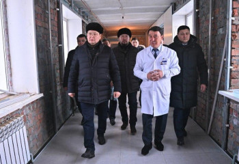 Аким области Абай посетил социальные объекты в Аягозе
