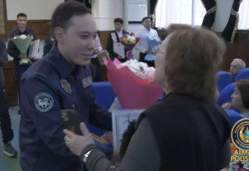 В Алматы чествовали родителей лучших молодых полицейских города