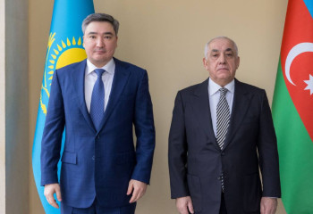 Olzhas Bektenov pays official visit to Baku