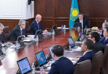 Kazakh PM instructs to strengthen investor support and to involve banks in economic development