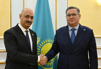 Minister of Foreign Affairs of Kazakhstan meets with Ambassador of Oman