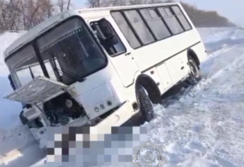 Автобус с пассажирами съехал в кювет на трассе «Жезказган – Петропавловск»