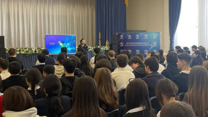  instagram.com/esilakimat 