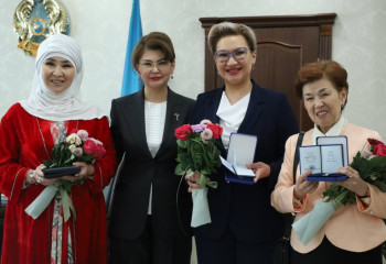 Аида Балаева еліміздің мәдени дамуына үлес қосқандарды марапаттады