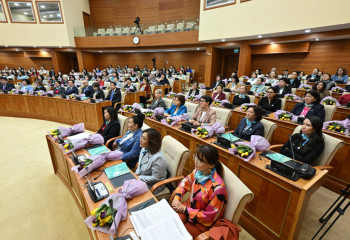 Мәжіліс спикері әйелдер қауымын мерекемен құттықтады