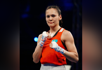 Боксерша Алуа Балкибекова стартовала на чемпионате мира в Сербии с победы