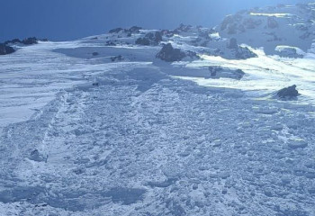 Службы МЧС Казахстана провели профилактический спуск лавины