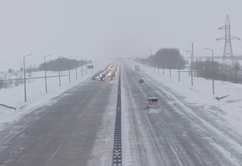 Полицейские сопроводили колонны из 700 автомобилей на республиканской трассе