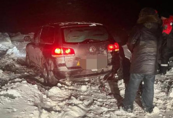 За праздничные дни из снежных заносов спасено более 300 человек