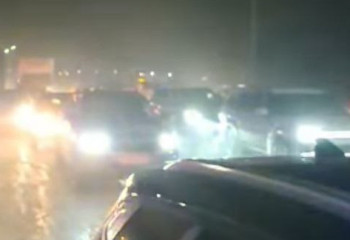 Қарағандыда боранға байланысты 500-ден астам көлік жолда қалып қойды