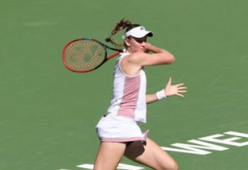 Елена Рыбакина сенсационно уступила 17-летней Мирре Андреевой на турнире в Индиан-Уэллсе