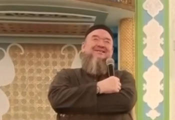 ҚМДБ балаларға аяғын уқалатқан имамға ескерту жасады