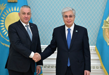 President of Kazakhstan receives EU Commissioner for International Partnership