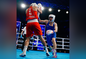 Назым Кызайбай одержала досрочную победу в полуфинале чемпионата мира по боксу