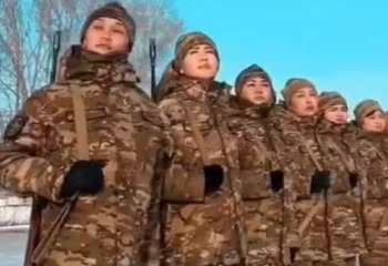 Әйел әскери қызметшілер Жеңіс парадына қызу дайындалуда