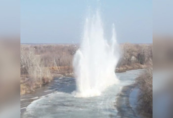 Реки без заторов: в ЗКО продолжаются взрывные работы