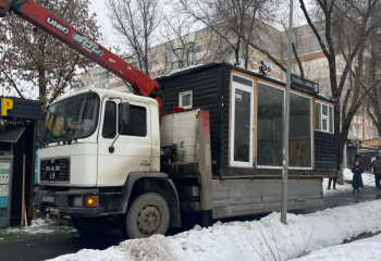 306 самовольно установленных торговых объектов и силомеров демонтировали в Алматы