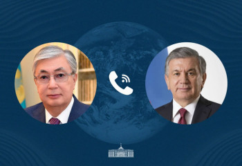 Состоялся телефонный разговор президентов Казахстана и Узбекистана