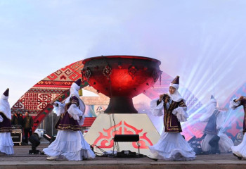 В Актобе представили Тайказан высотой более трех метров