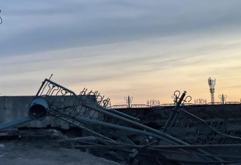 Қызылордада көлік жүретін көпірдің бір бөлігі опырылды