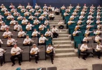 Астанада 300-ден астам оқушы бір мезетте күй тартты