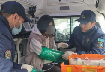 Алматыда тауда жарақат алған бойжеткен құтқарылды