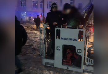 58 человек эвакуировали из загоревшегося подъезда многоэтажки Астаны