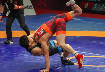 Грек-рим күресі: үш балуанымыз Азия чемпионатының жартылай финалына шықты
