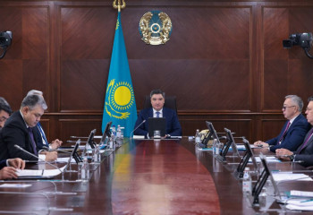 Olzhas Bektenov instructs to digitize waste management in Kazakhstan
