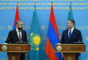 Глава МИД Армении находится с первым официальным визитом в Астане