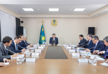 Olzhas Bektenov holds Republican meeting on energy development in Ekibastuz power plant territory
