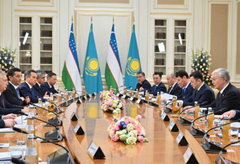 Президент Касым-Жомарт Токаев провел неформальную встречу с Президентом Узбекистана Шавкатом Мирзиёевым