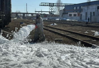 Спасатели ВКО ликвидировали условную аварию на железнодорожной станции