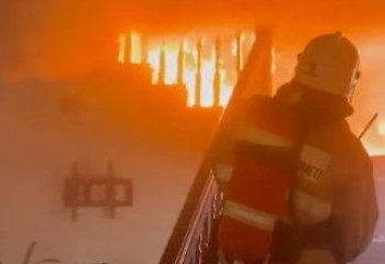 Сотрудники МЧС ликвидировали пожар в частном доме