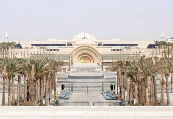 Блеск среди пустыни: в Сеть попали фото новой столицы Египта