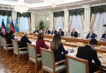 Қазақстан мен Словения президенттері кеңейтілген құрамда келіссөз жүргізді