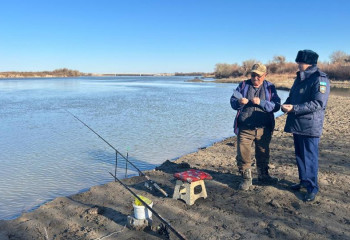 Осторожно, лед: в МЧС рассказали о 50 спасенных людях с начала года