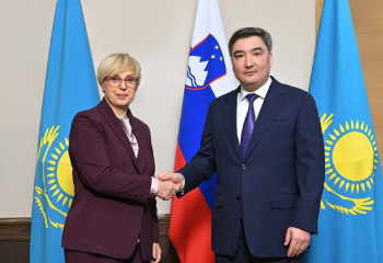 Olzhas Bektenov discusses trade and economic cooperation with President of Slovenia