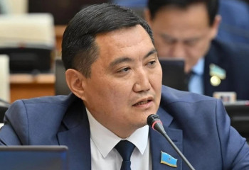 Депутат Базарбек предложил ужесточить наказание за интернет-мошенничество и ввести ответственность за «дропперство»