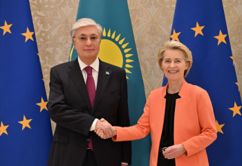 Токаев провел переговоры с Урсулой фон дер Ляйен на саммите «Центральная Азия – Европейский Союз»