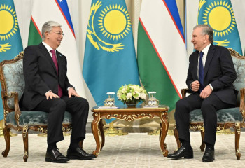 Қасым-Жомарт Тоқаев Шавкат Мирзиёевпен кездесті