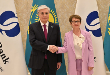 President of Kazakhstan meets with EBRD President Odile Renaud-Basso